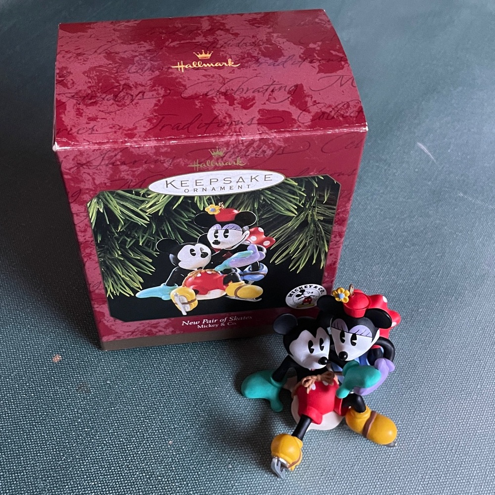 Hallmark Mickey and Minnie Mouse New Pair Of Skates Ornament Vintage 1997